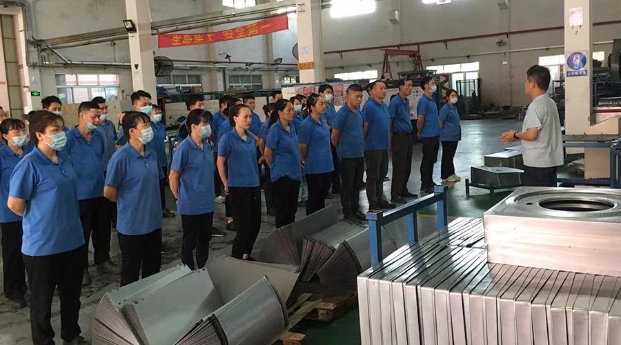 五一放假在即！金環(huán)電器沖壓車(chē)間開(kāi)展早會(huì)強(qiáng)調(diào)工作效率