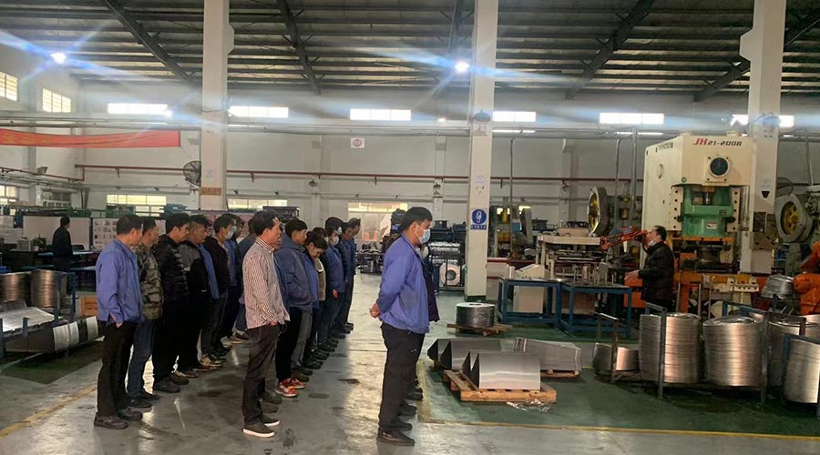 意氣奮發(fā)！金環(huán)電器沖壓車間組織人員開展例行早會